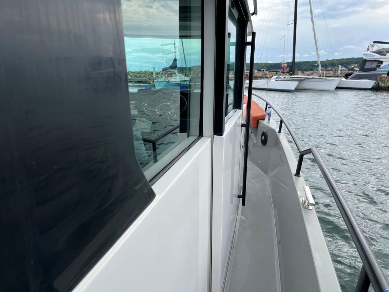 Axopar 28 Cabin R-Version