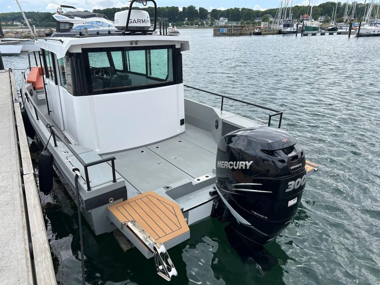 Axopar 28 Cabin R-Version