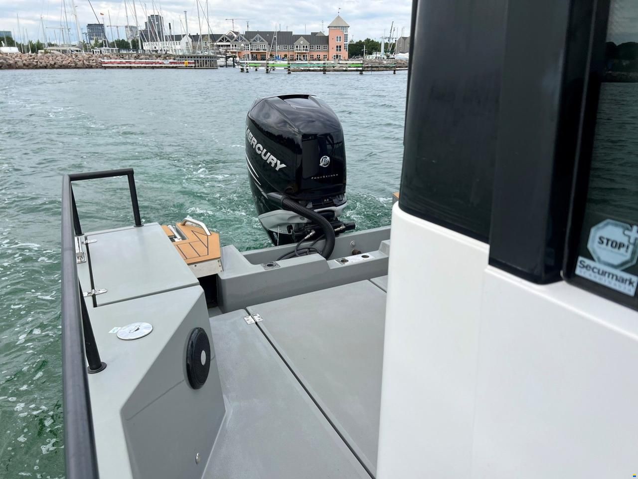 Axopar 28 Cabin R-Version