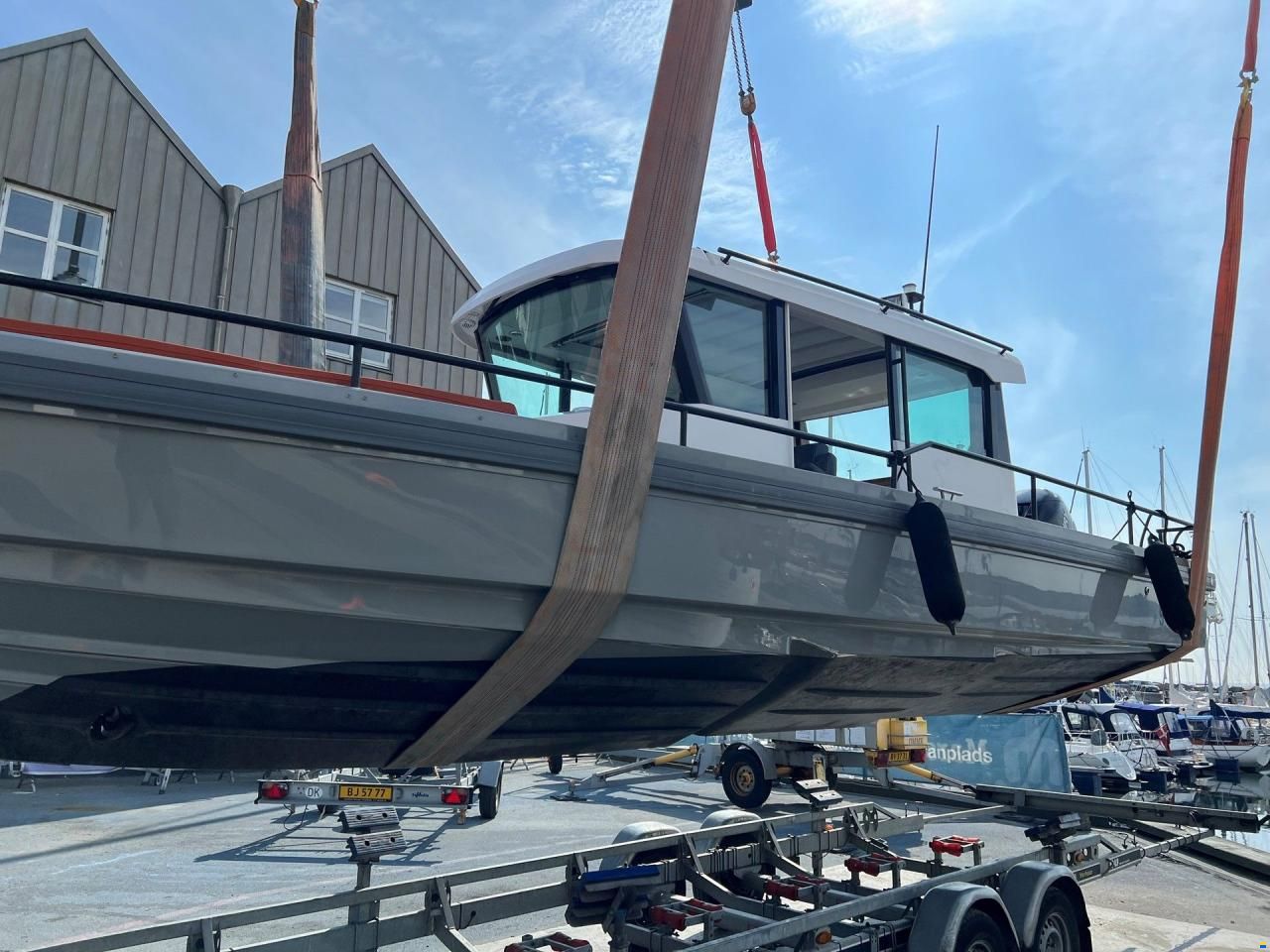 Axopar 28 Cabin R-Version