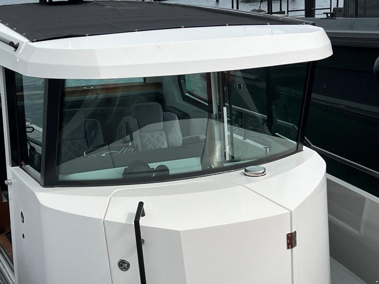 Axopar 28 Cabin R-Version