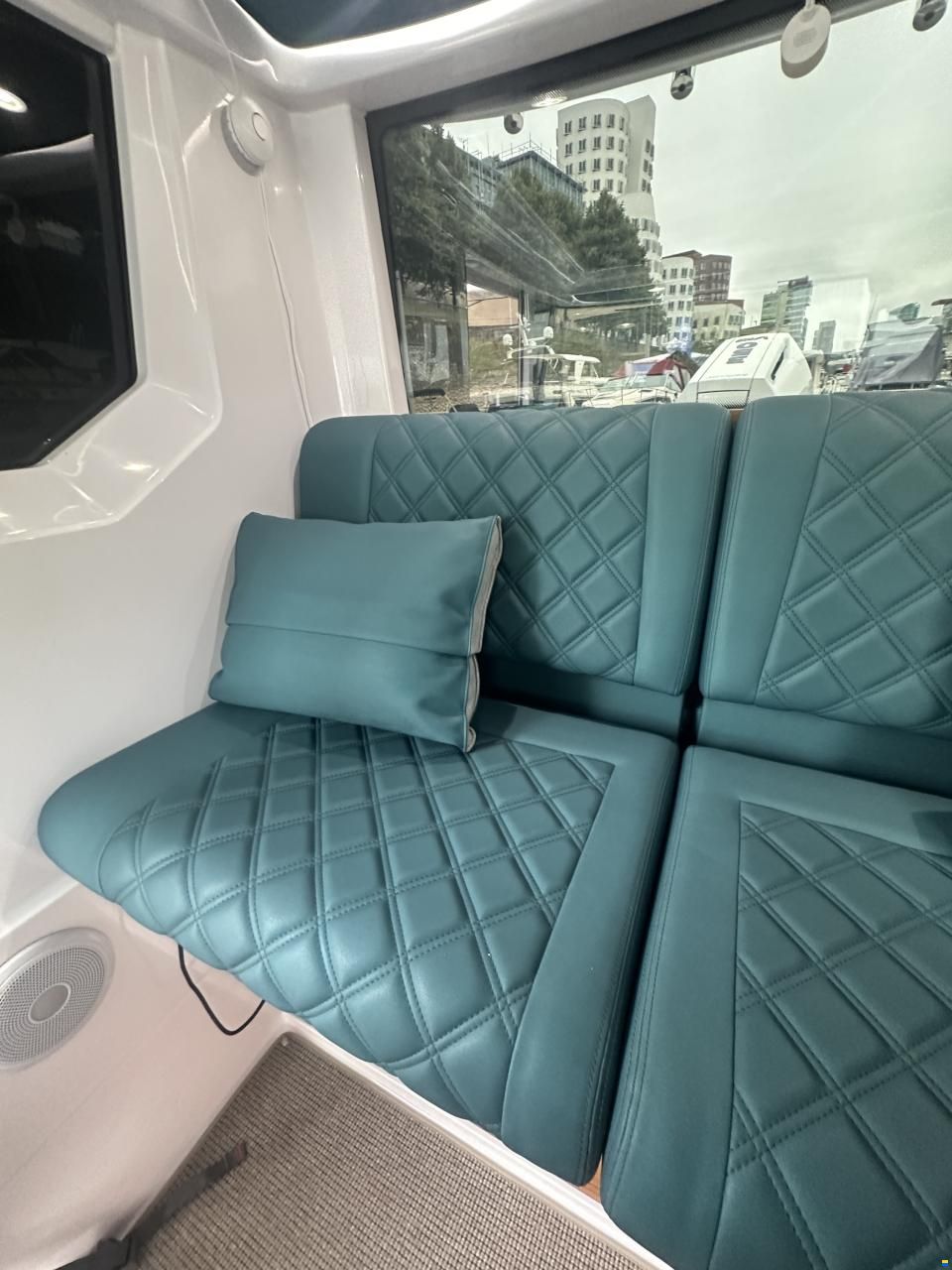 Axopar 28 Cabin - Wetbar