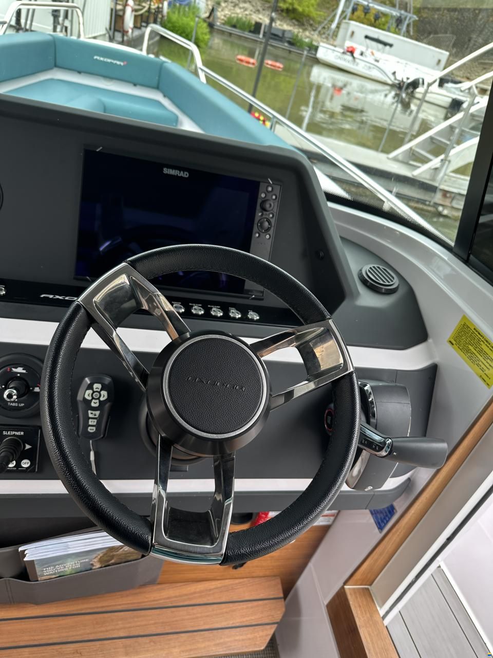 Axopar 28 Cabin - Wetbar