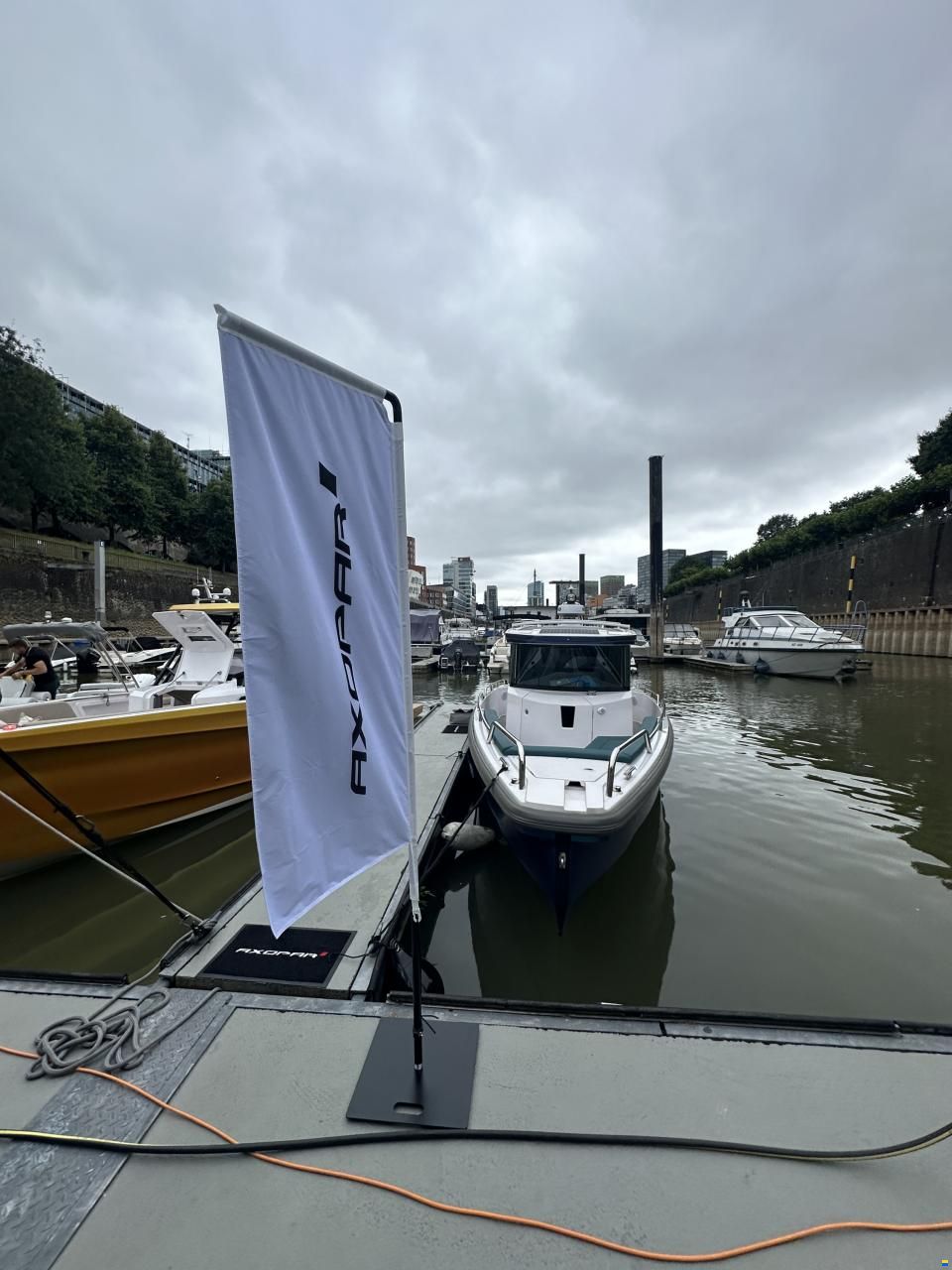 Axopar 28 Cabin - Wetbar