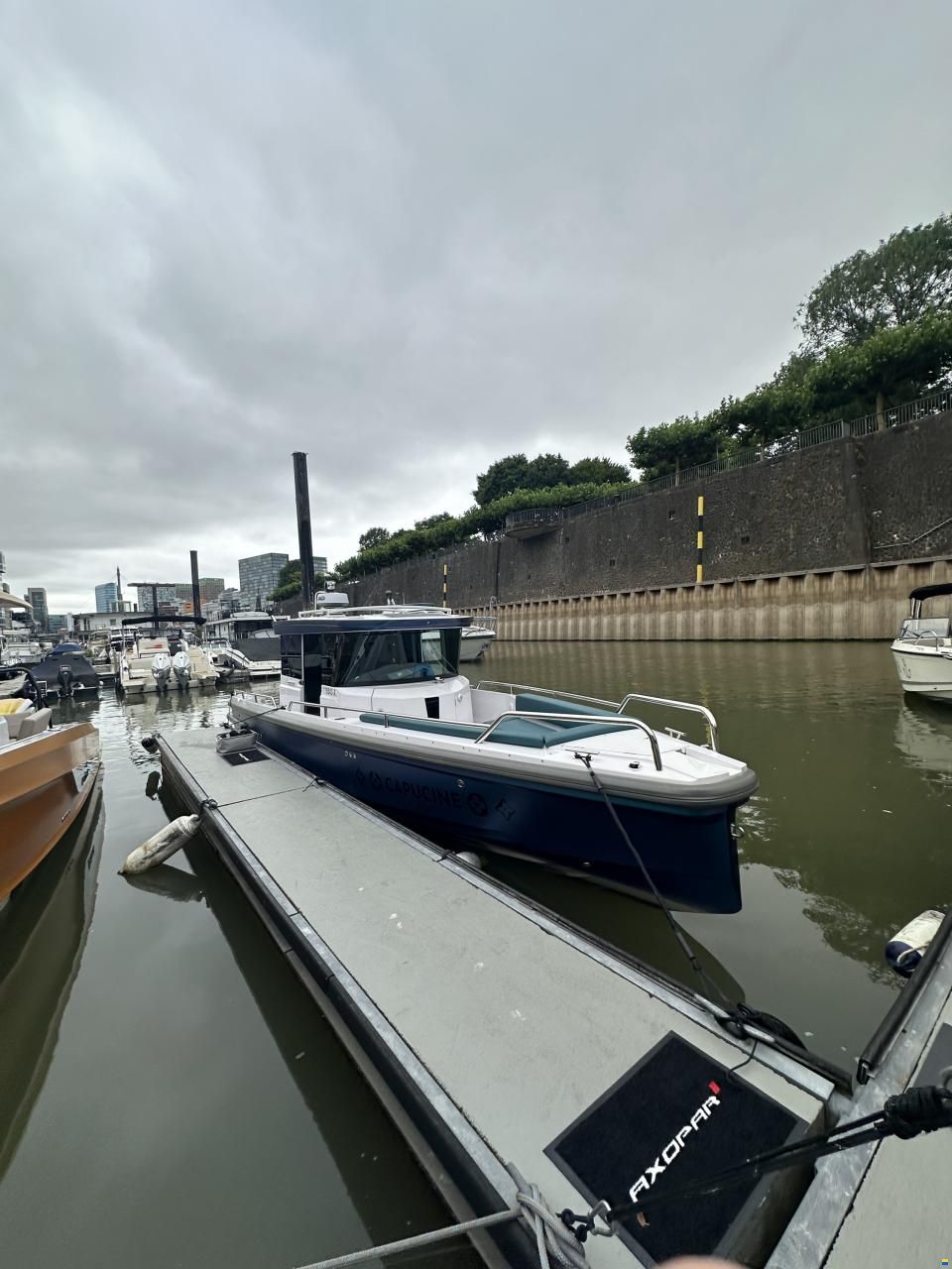 Axopar 28 Cabin - Wetbar