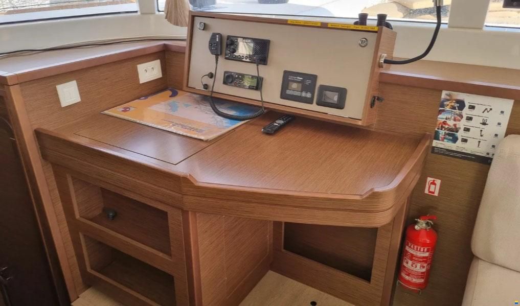 Lagoon 450 F