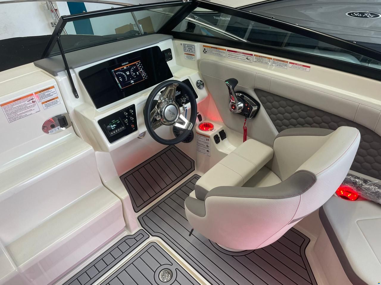 Sea Ray Sun Sport 230 Limited Edition