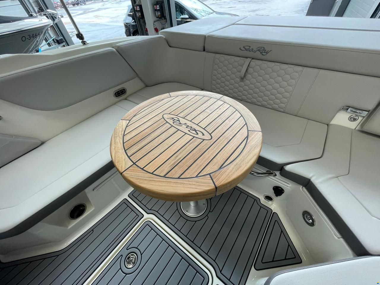 Sea Ray Sun Sport 230 Limited Edition