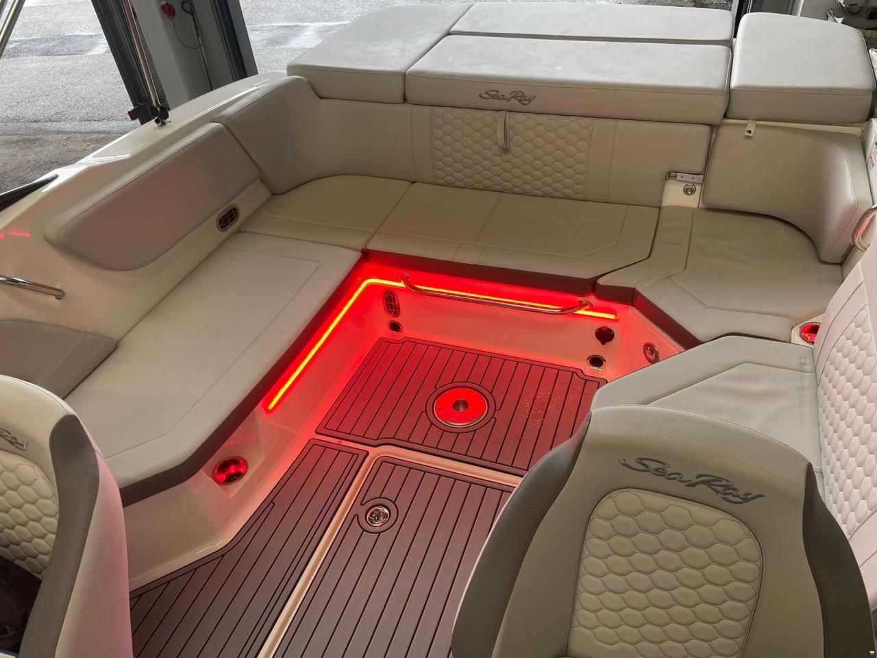Sea Ray Sun Sport 230 Limited Edition