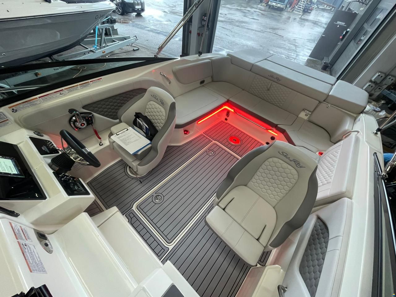 Sea Ray Sun Sport 230 Limited Edition