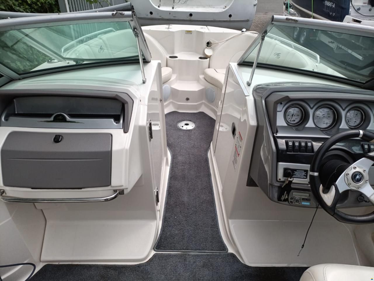 Monterey 220 Explorer