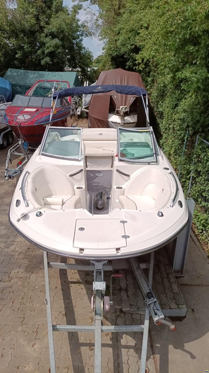 Monterey 220 Explorer