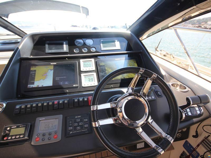 Sunseeker Predator 60