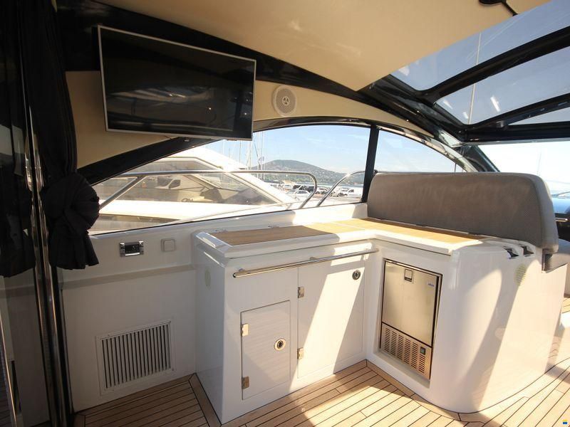Sunseeker Predator 60