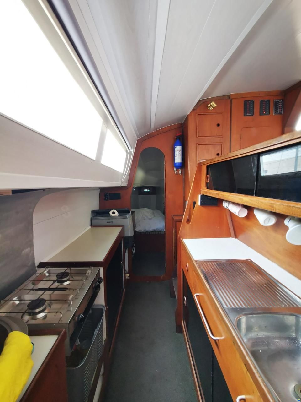 Prout Snowgoose 37