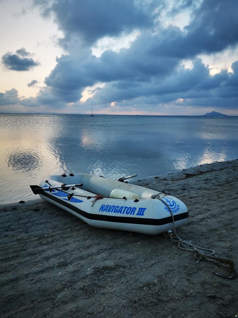 Prout Snowgoose 37