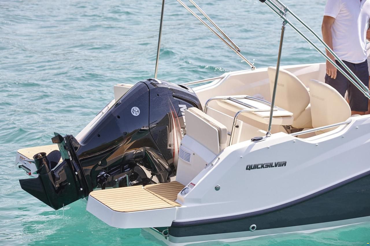 Quicksilver 555 Cabin mit 15PS und Trailer