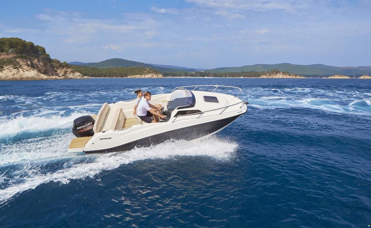 Quicksilver 555 Cabin mit 15PS und Trailer