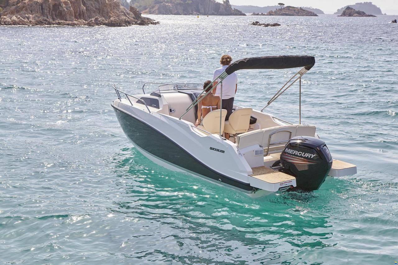 Quicksilver Activ 555 Cabin