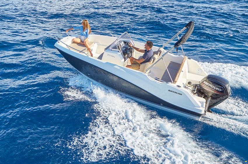 Quicksilver Activ 555 Open mit 80PS und Trailer