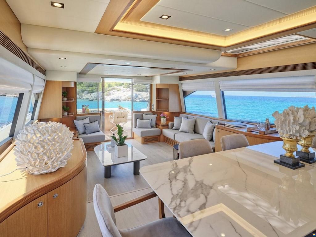 Ferretti 731