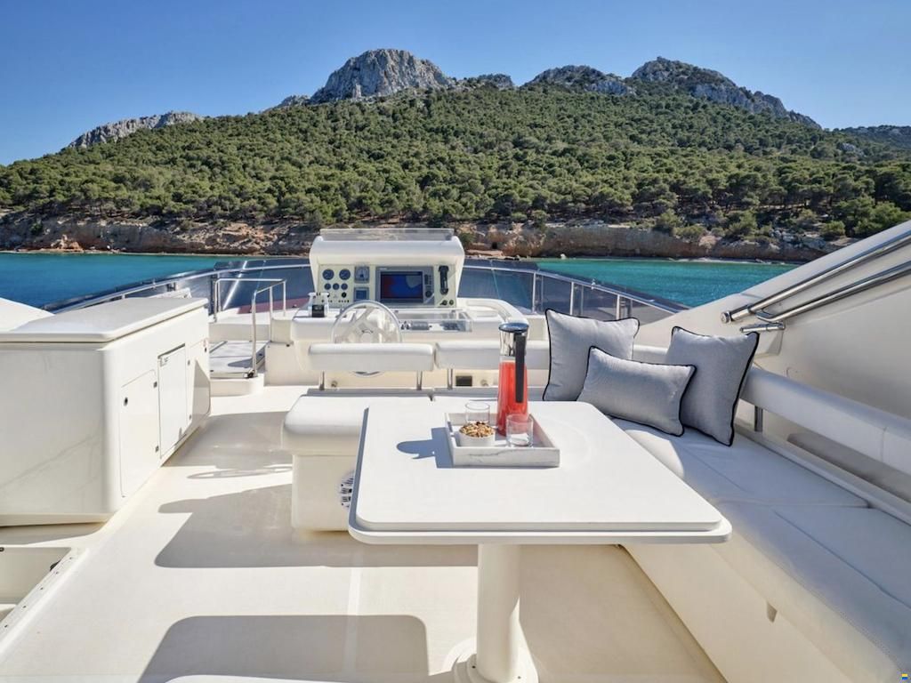 Ferretti 731