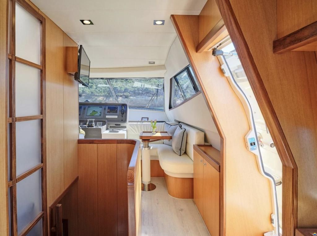 Ferretti 731