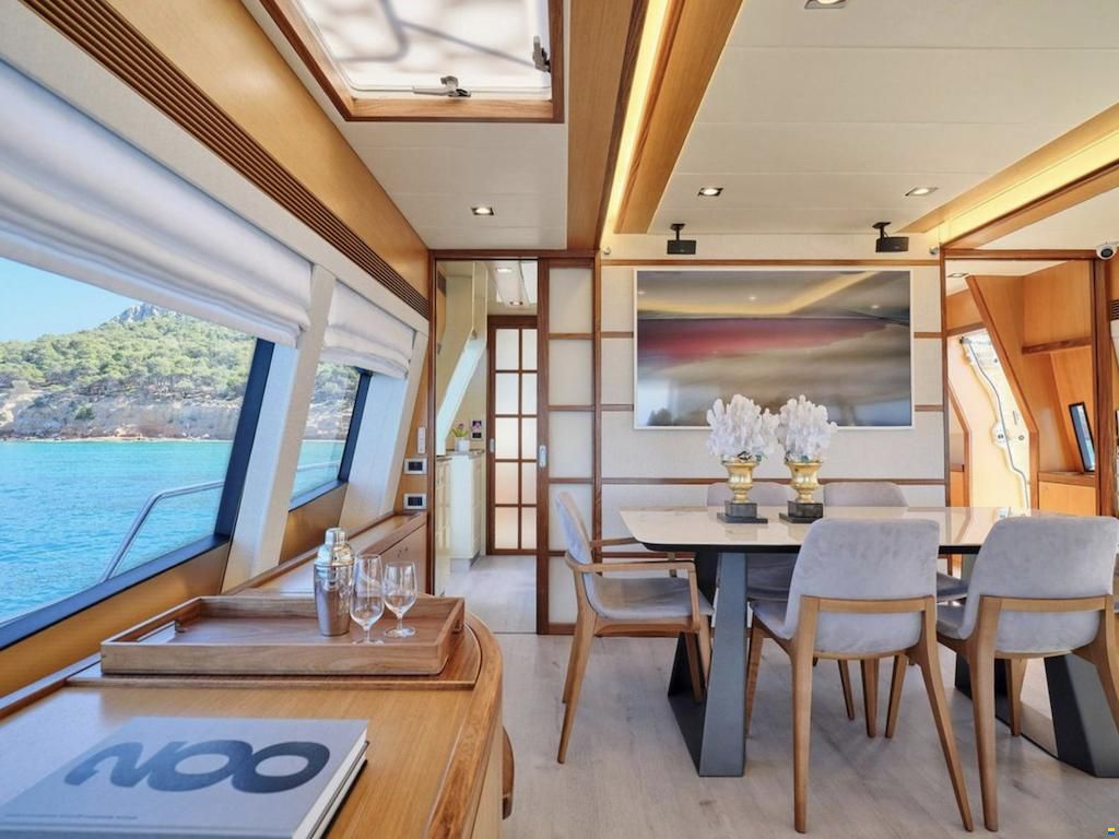 Ferretti 731