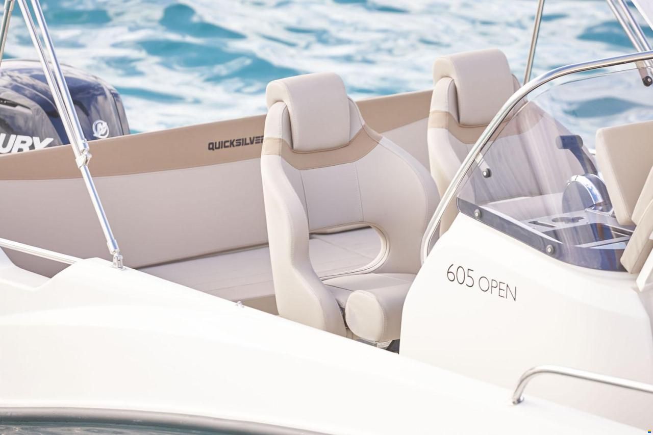 Quicksilver Activ 605 Open
