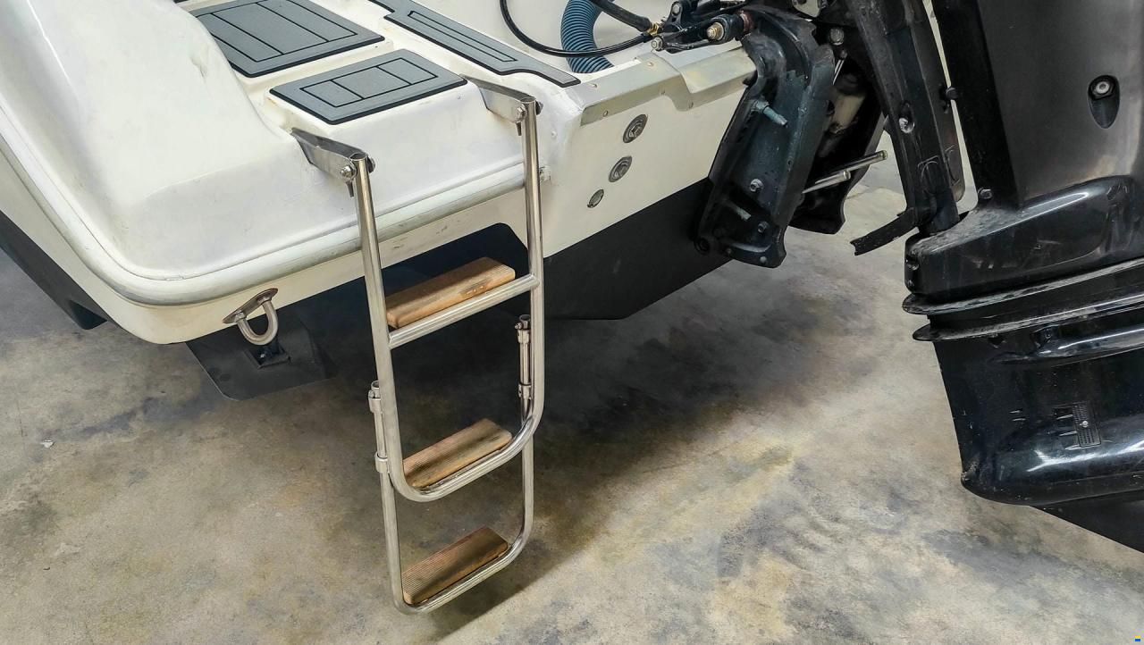 Wellcraft 238 CCF Center Console