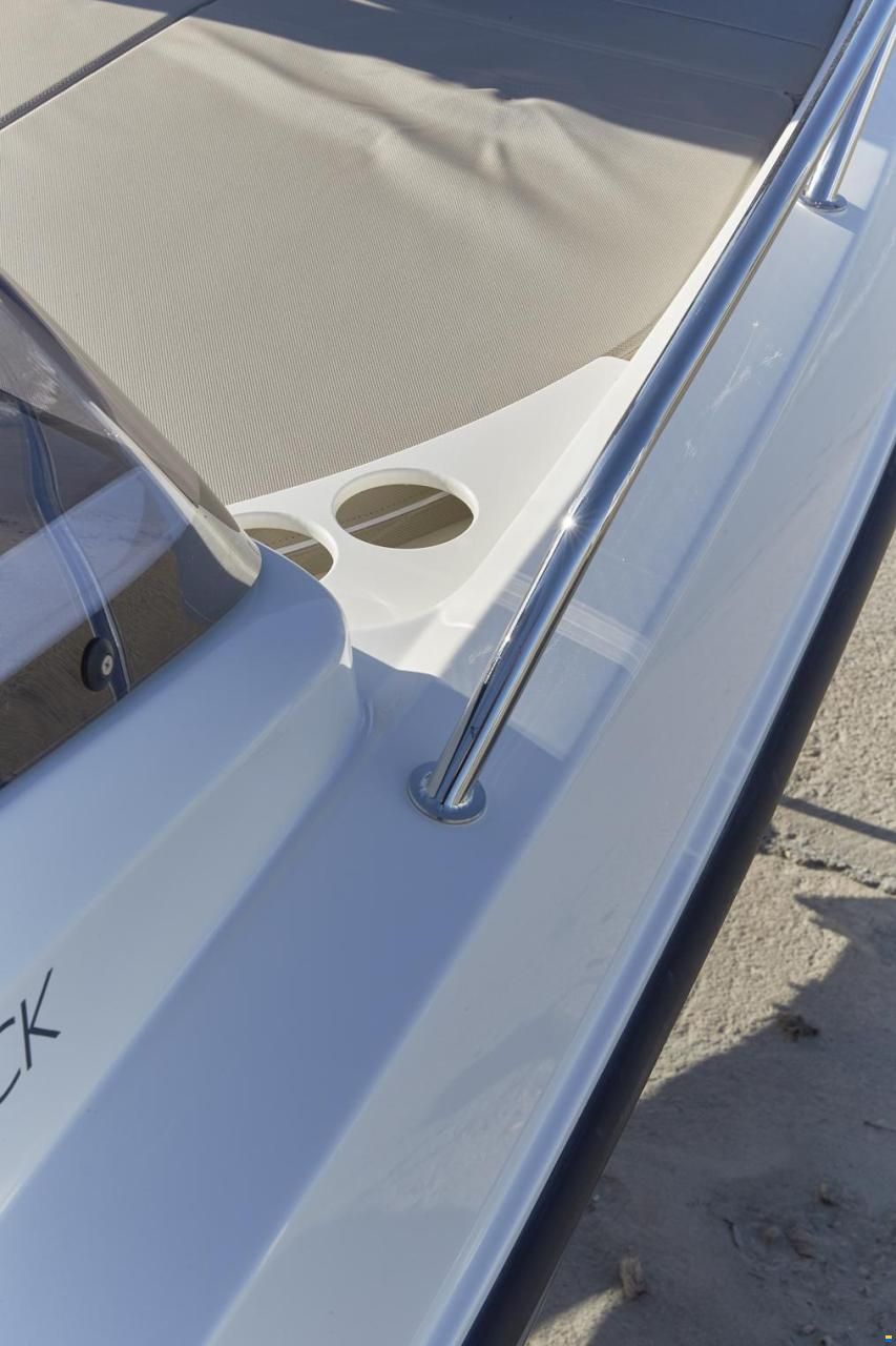 Quicksilver Activ 675 Sundeck  und Trailer