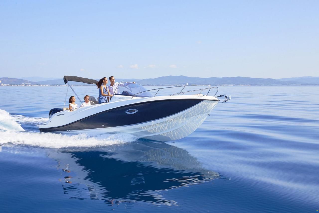Quicksilver Activ 675 Sundeck  und Trailer