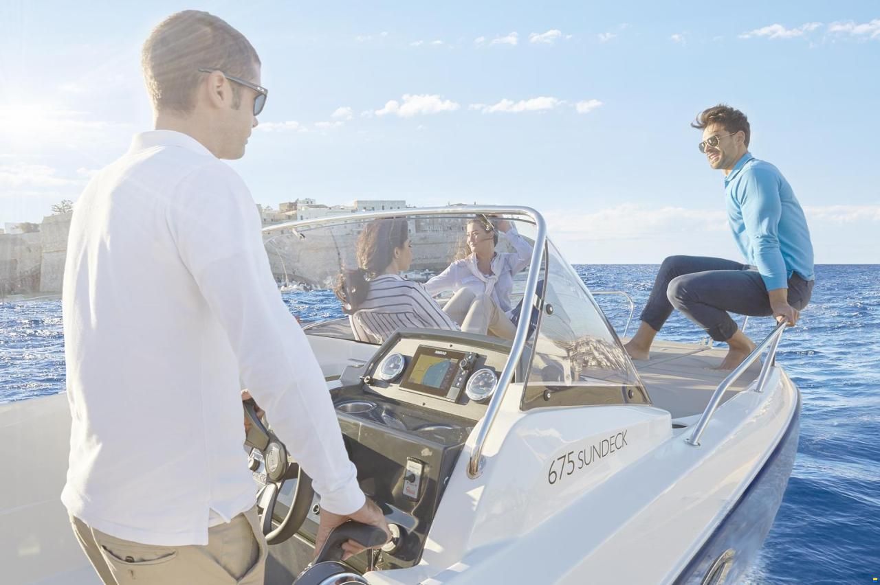 Quicksilver Activ 675 Sundeck  und Trailer