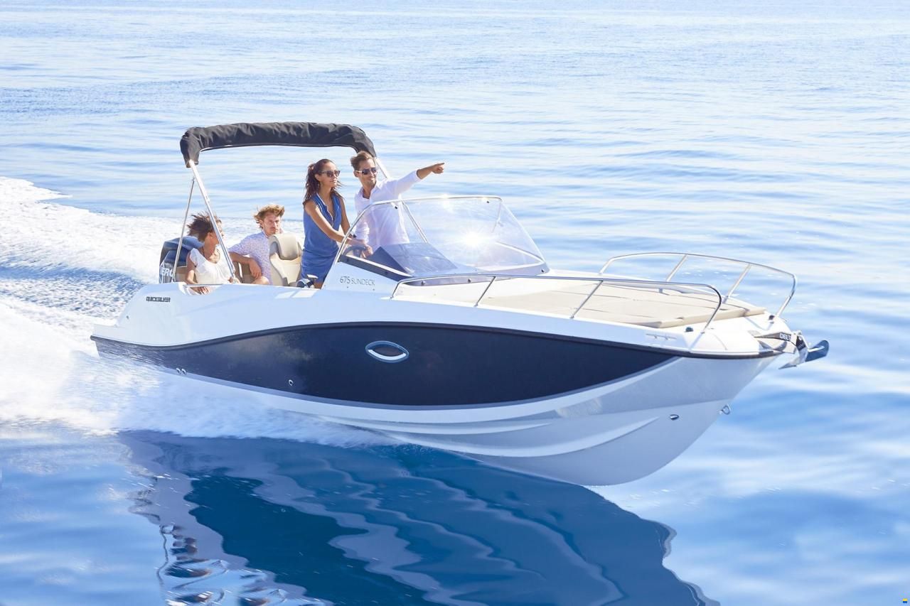 Quicksilver Activ 675 Sundeck  und Trailer