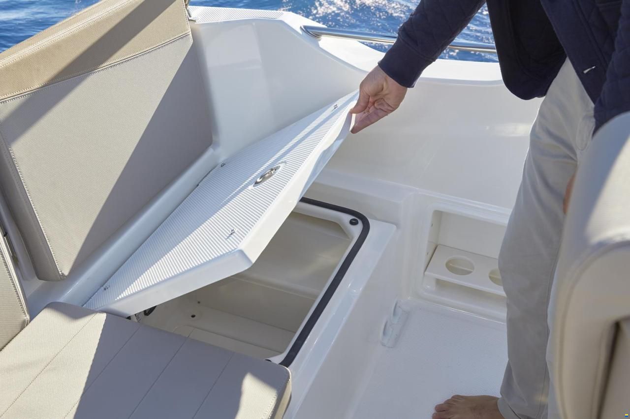 Quicksilver Activ 675 Sundeck  und Trailer