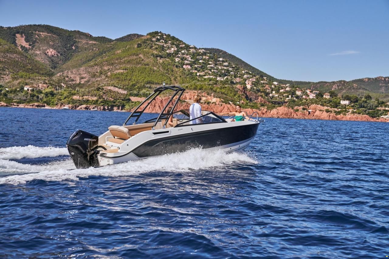 Quicksilver Activ 675 Bowrider