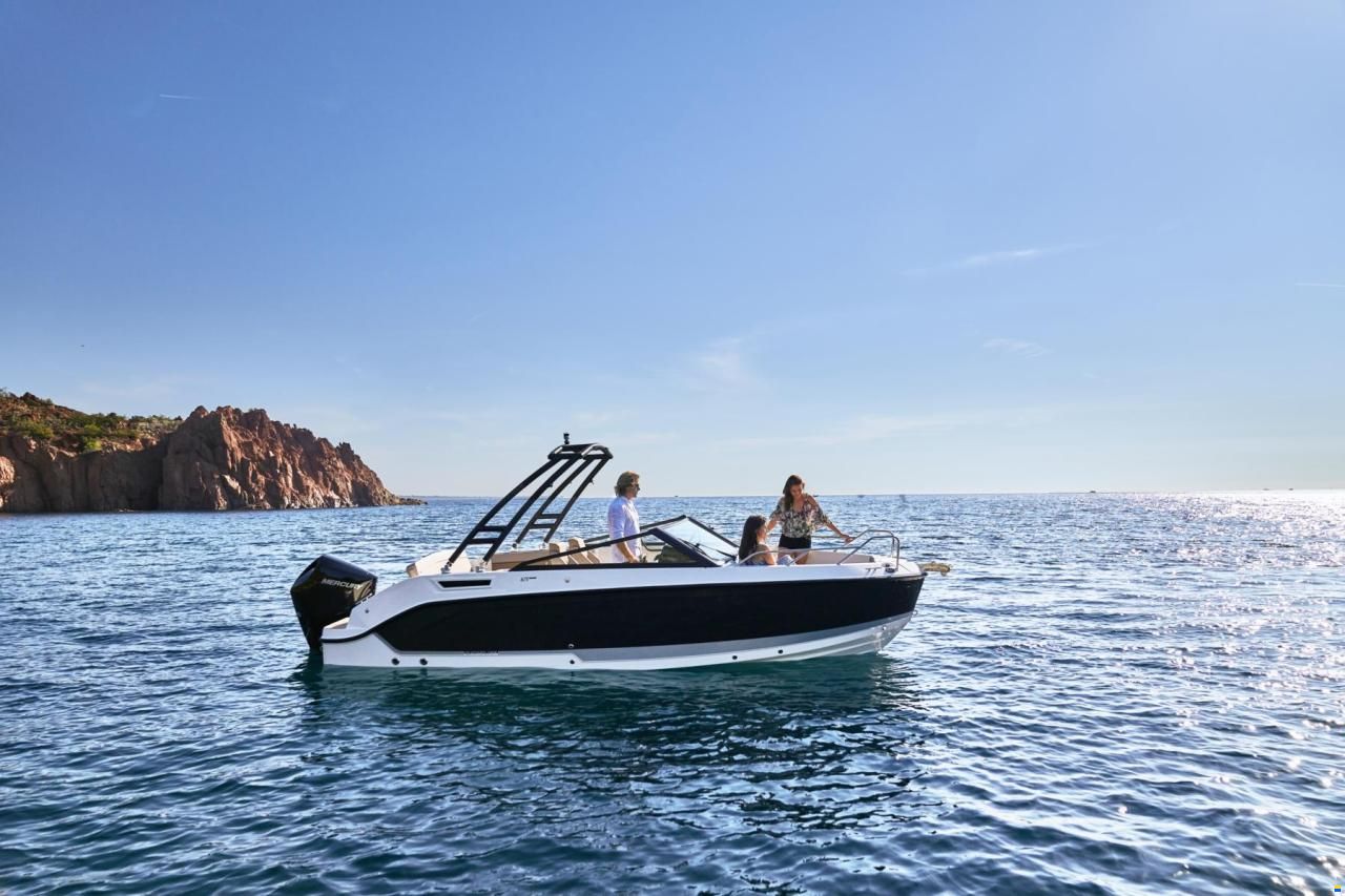 Quicksilver 675 Bowrider  und Trailer
