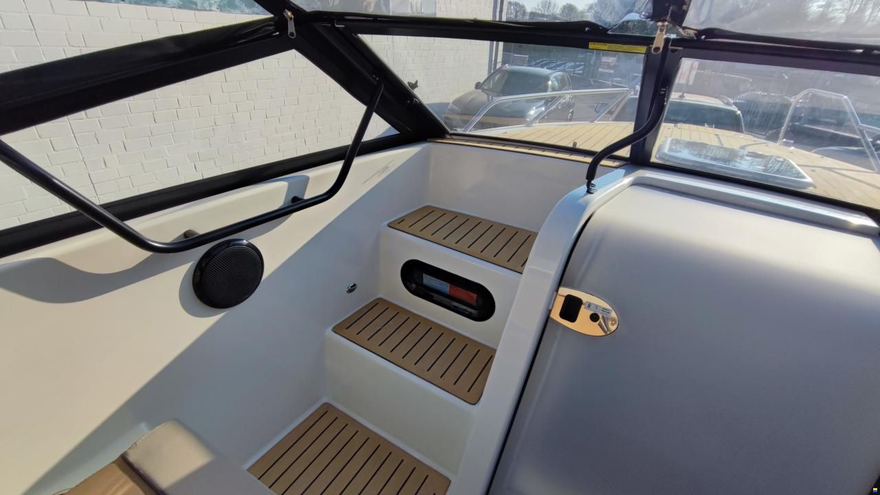 Quicksilver 675 Cruiser