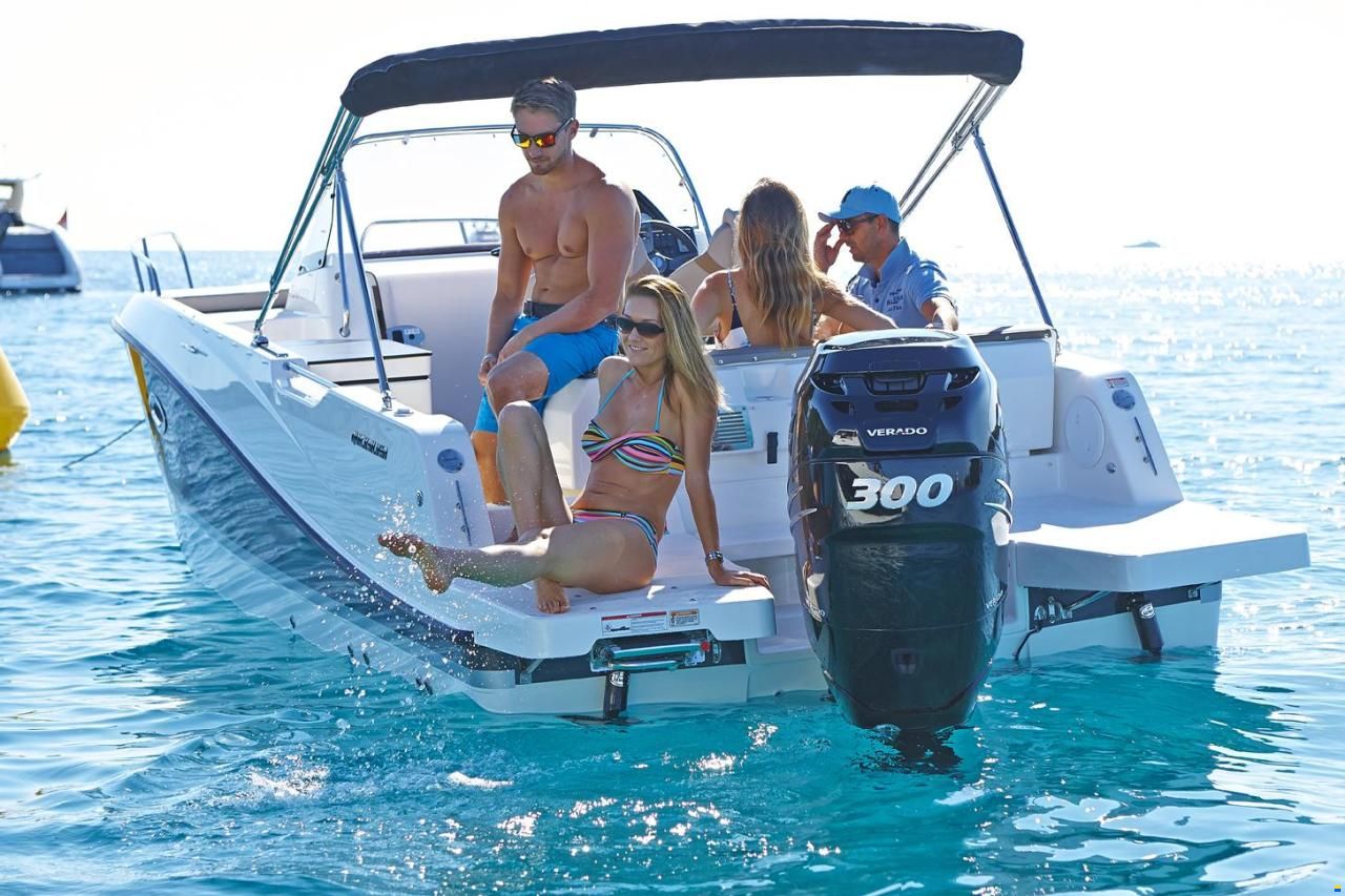 Quicksilver Activ 755 Sundeck  und Trailer