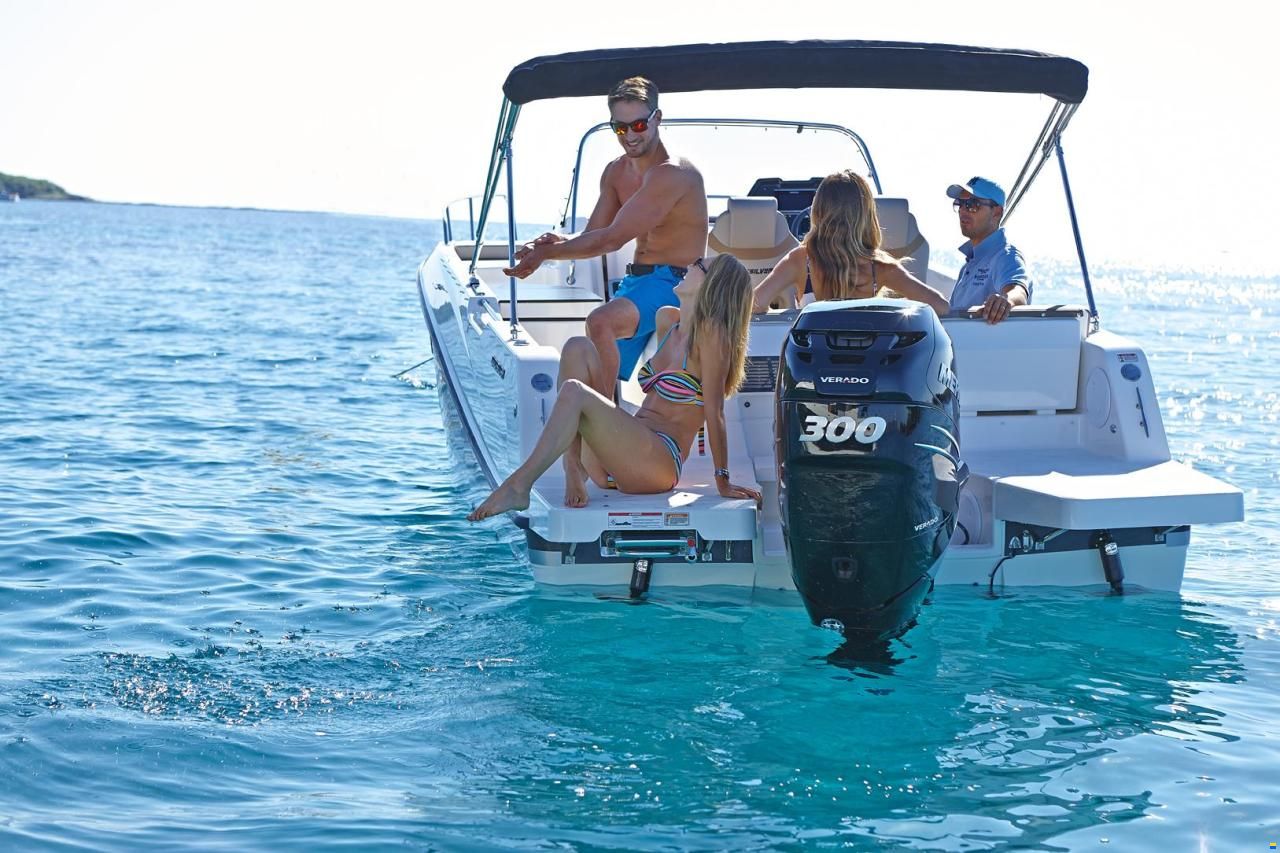 Quicksilver Activ 755 Sundeck  und Trailer