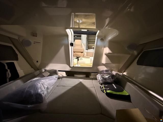 Quicksilver 755 Sundeck