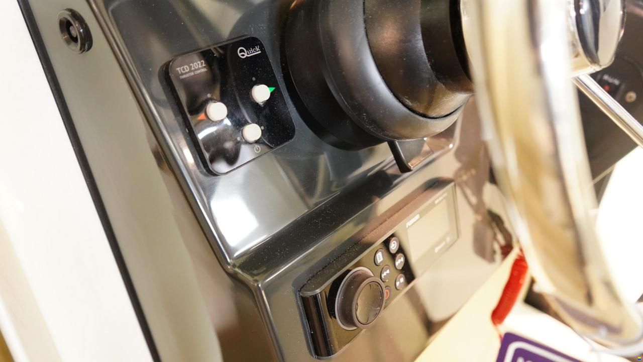 Quicksilver 805 Pilothouse
