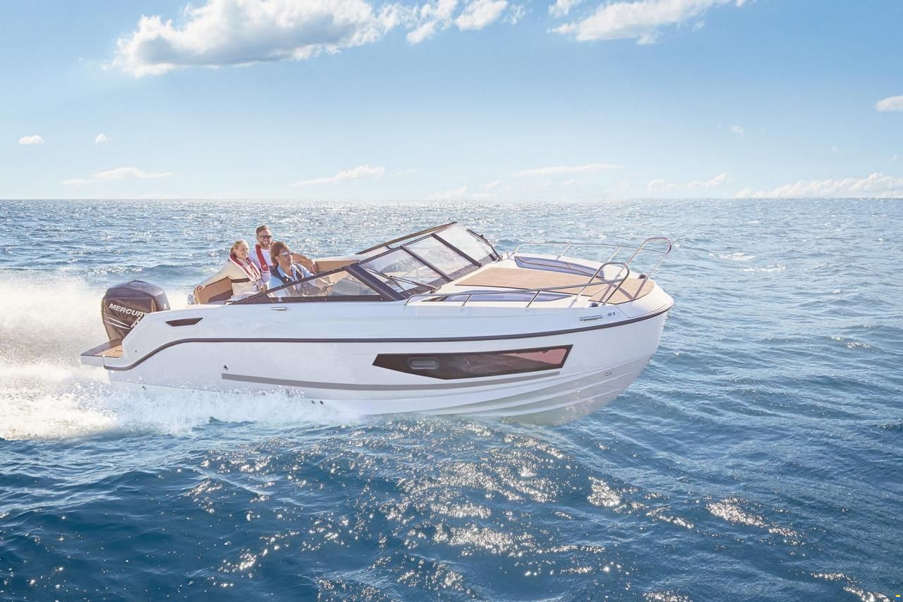 Quicksilver Activ 755 Cruiser  und Trailer