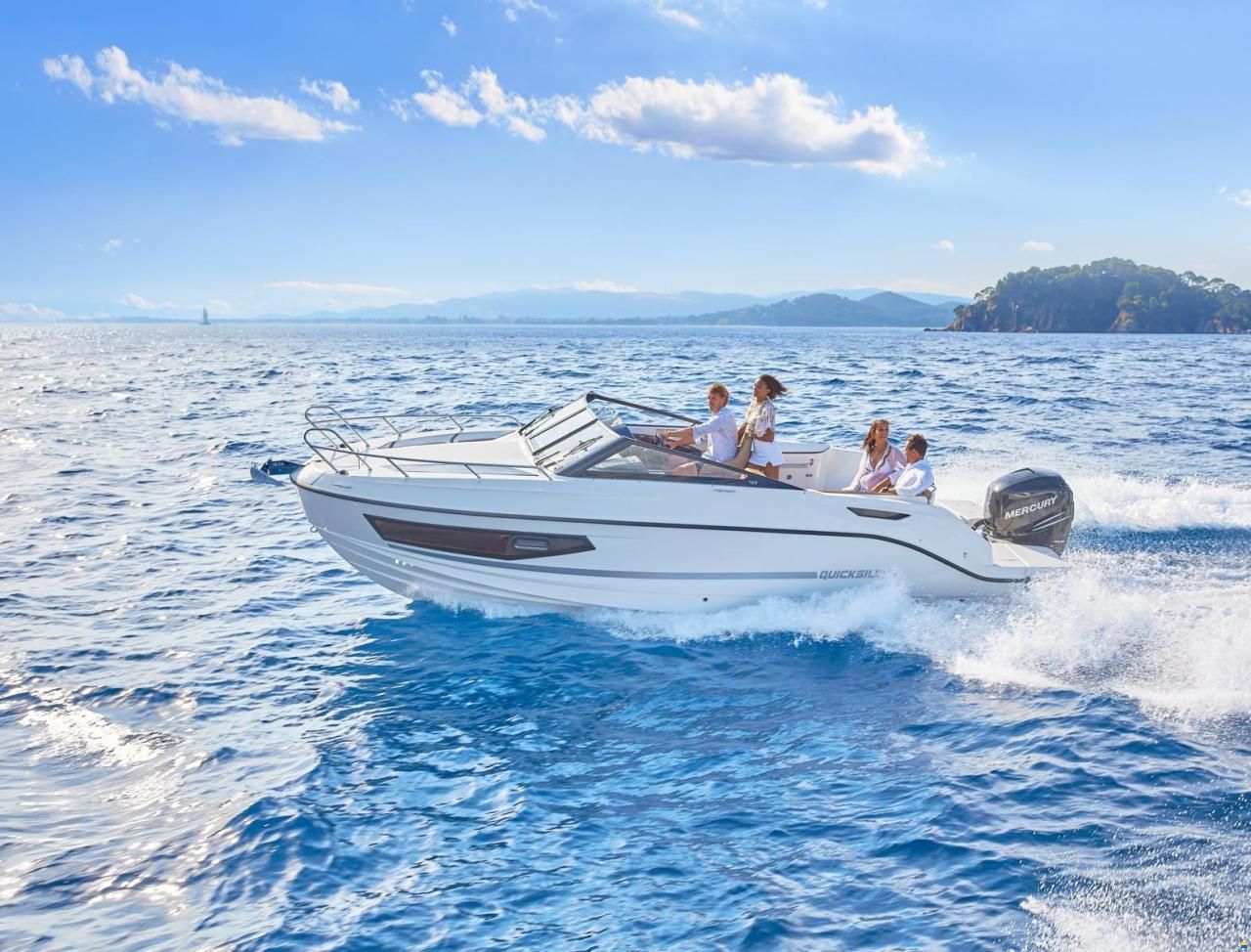 Quicksilver Activ 755 Cruiser  und Trailer