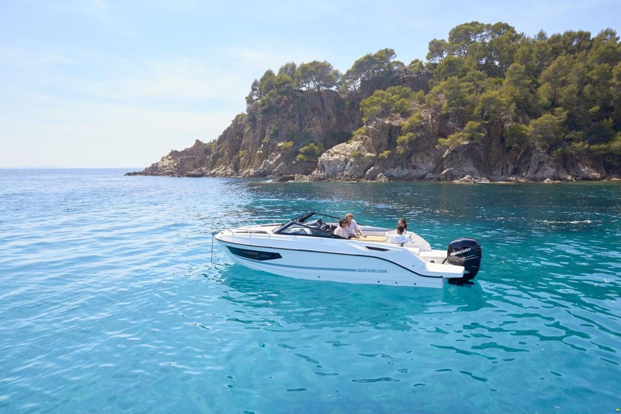 Quicksilver Activ 755 Cruiser  und Trailer