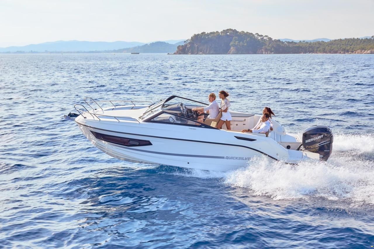 Quicksilver Activ 755 Cruiser  und Trailer