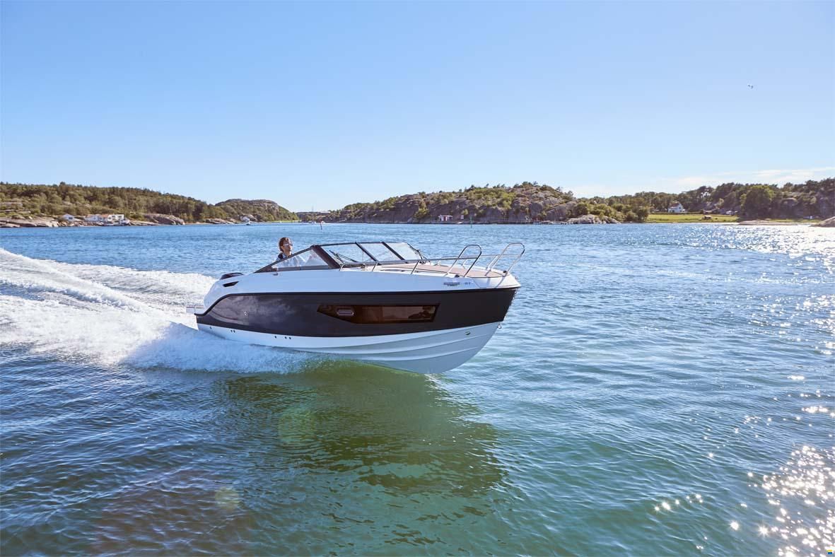 Quicksilver Activ 755 Cruiser  und Trailer