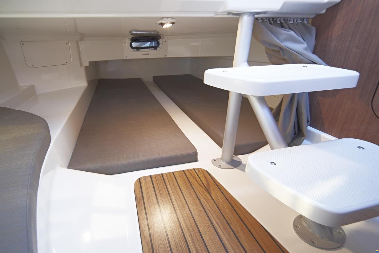 Quicksilver Activ 805 Open