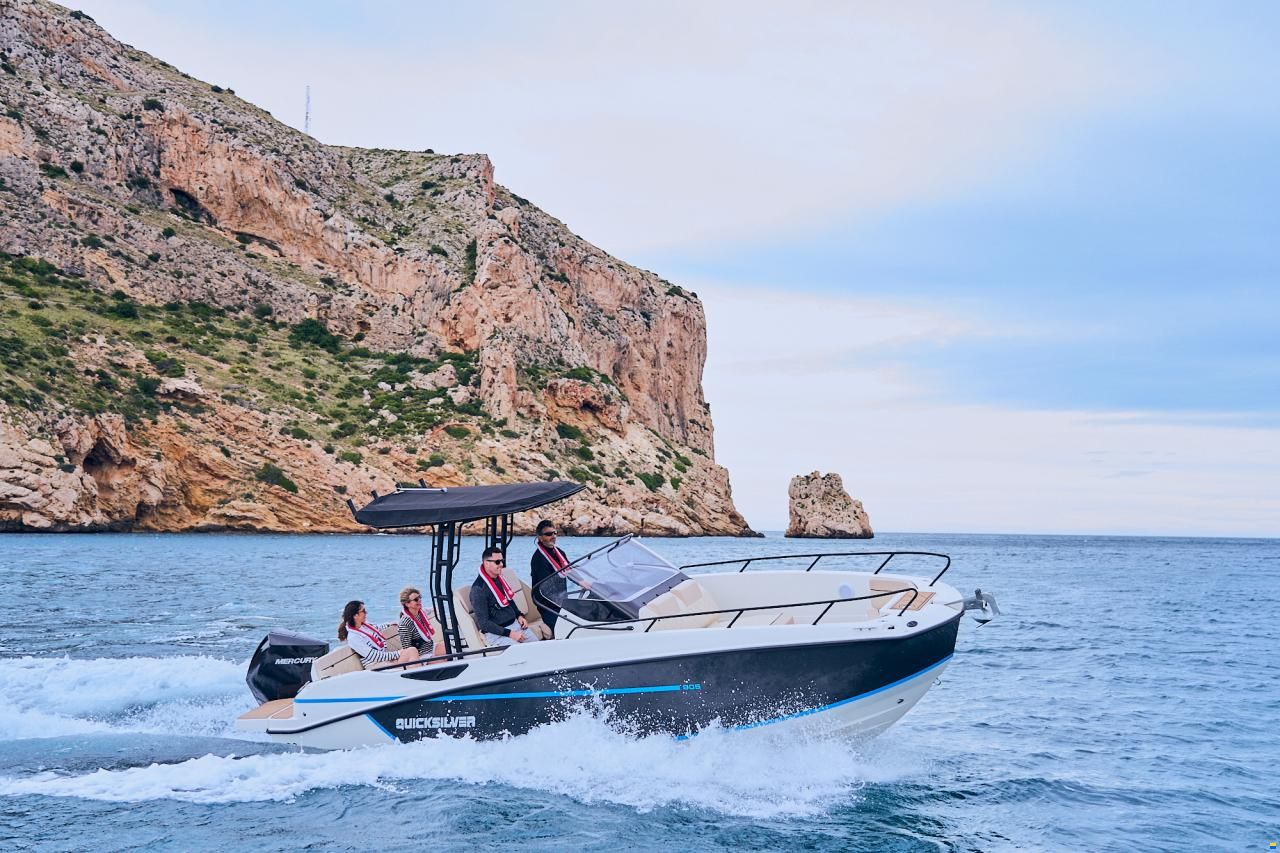 Quicksilver Activ 805 Open