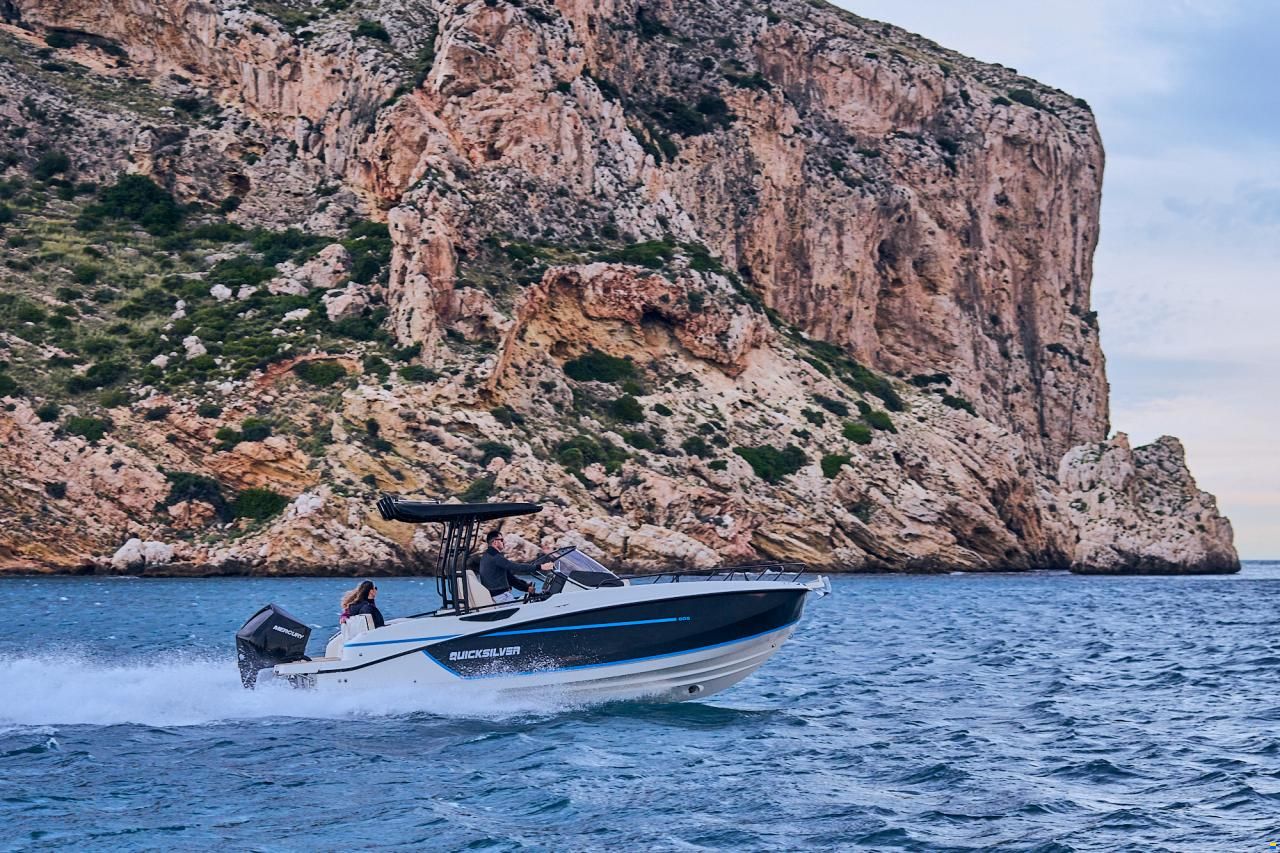 Quicksilver Activ 805 Open